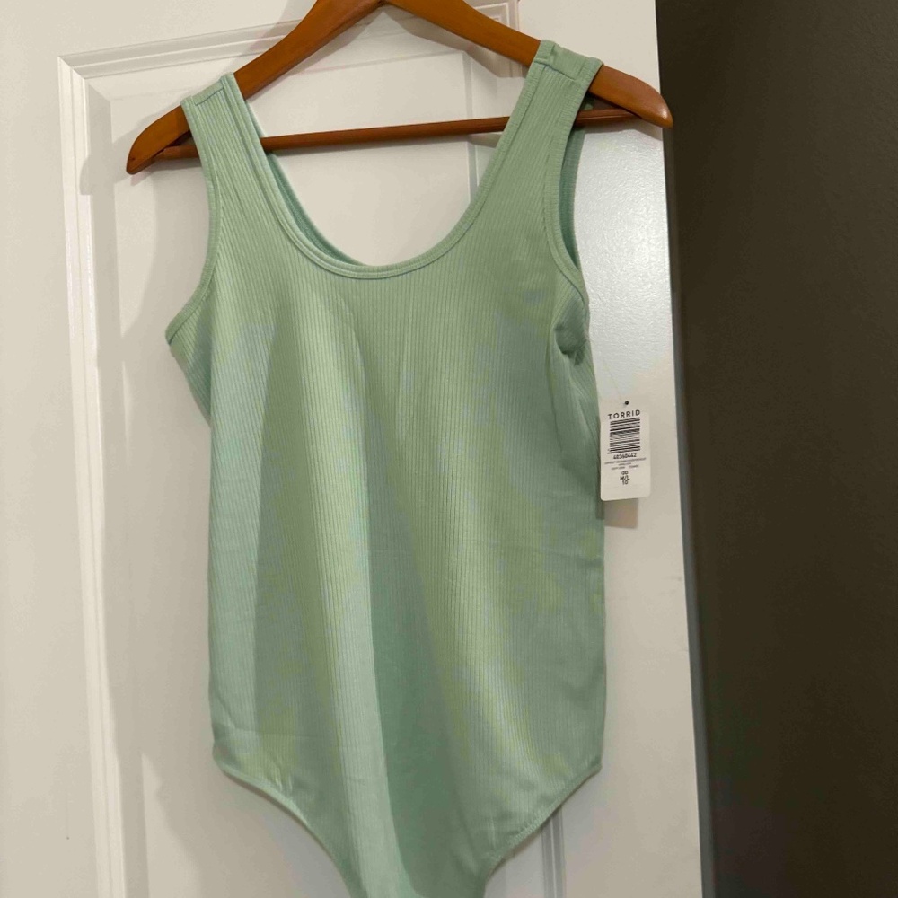 Torrid Mint Green Scoop Neck bodysuit NWT Size 00 (10)